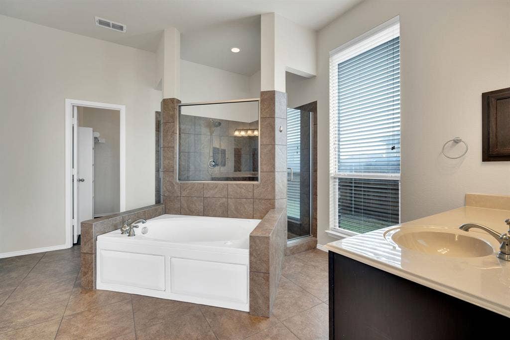 100 Windsor Circle, Waxahachie, TX 75165 100 Windsor Circle, Waxahachie, TX 75165