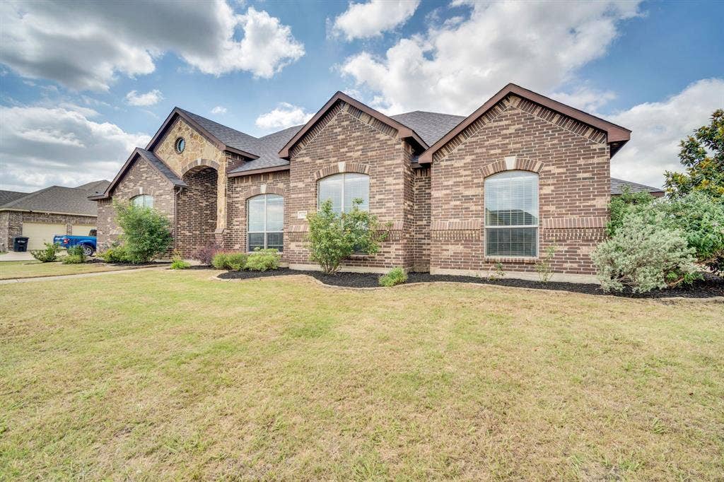 100 Windsor Circle, Waxahachie, TX 75165 100 Windsor Circle, Waxahachie, TX 75165
