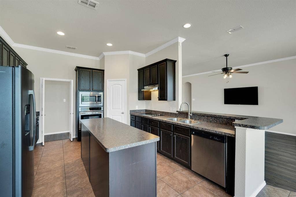 100 Windsor Circle, Waxahachie, TX 75165 100 Windsor Circle, Waxahachie, TX 75165