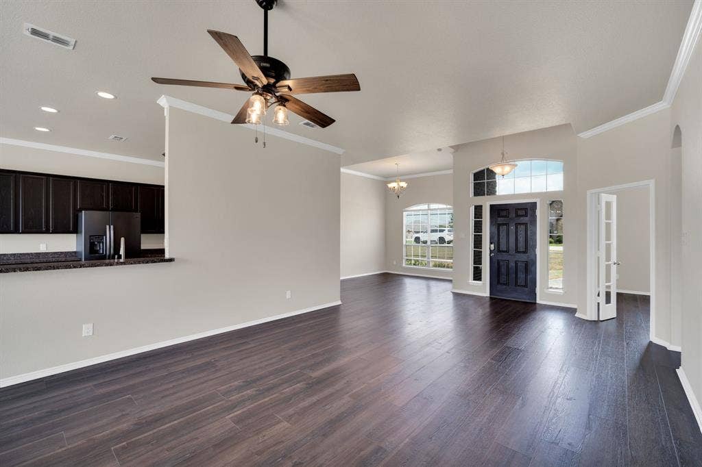 100 Windsor Circle, Waxahachie, TX 75165 100 Windsor Circle, Waxahachie, TX 75165