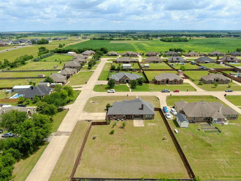 100 Windsor Circle, Waxahachie, TX 75165 100 Windsor Circle, Waxahachie, TX 75165