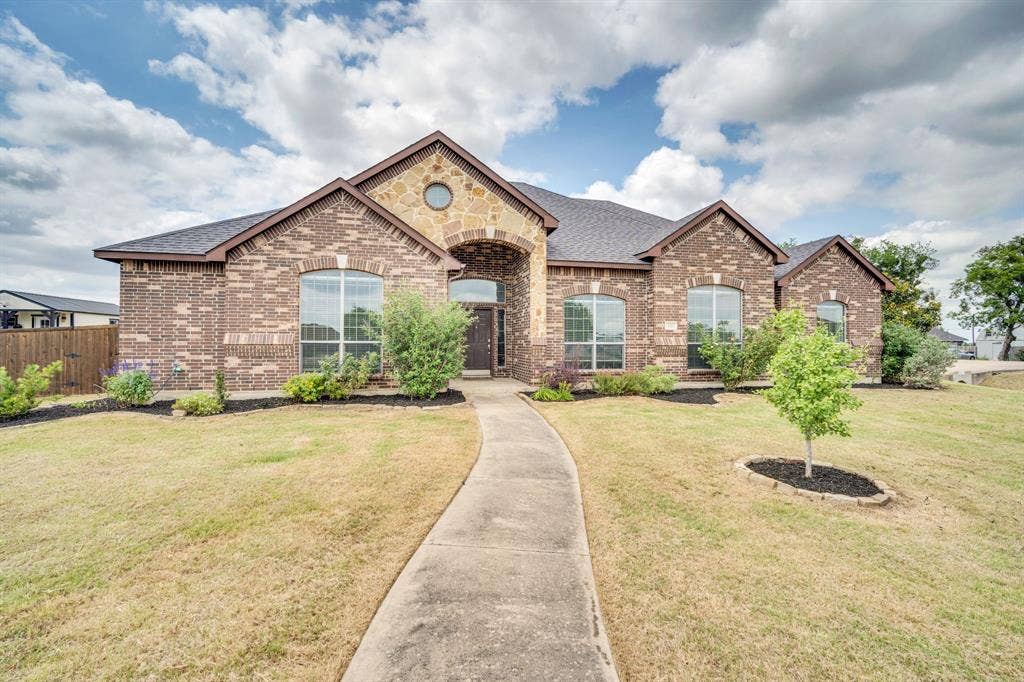 100 Windsor Circle, Waxahachie, TX 75165 100 Windsor Circle, Waxahachie, TX 75165