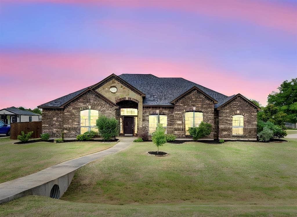 100 Windsor Circle, Waxahachie, TX 75165 100 Windsor Circle, Waxahachie, TX 75165