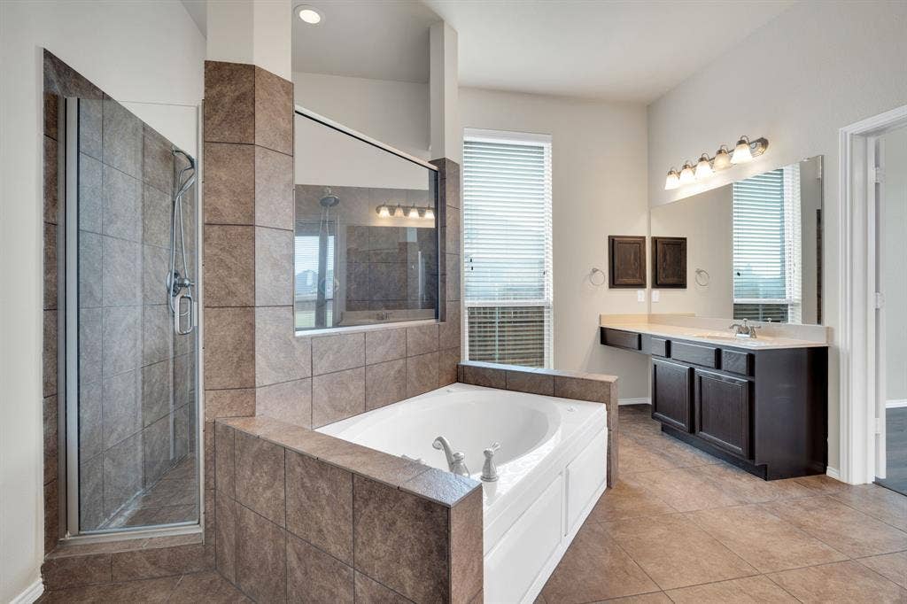 100 Windsor Circle, Waxahachie, TX 75165 100 Windsor Circle, Waxahachie, TX 75165