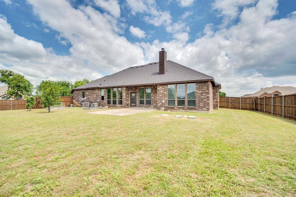 100 Windsor Circle, Waxahachie, TX 75165 100 Windsor Circle, Waxahachie, TX 75165