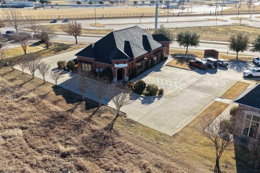 Property photo for 115 Park Place Boulevard, Waxahachie, TX