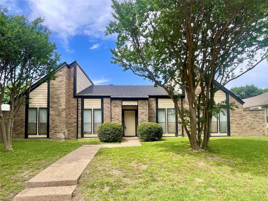 Property photo for 9931 Chimney Hill Lane, Dallas, TX
