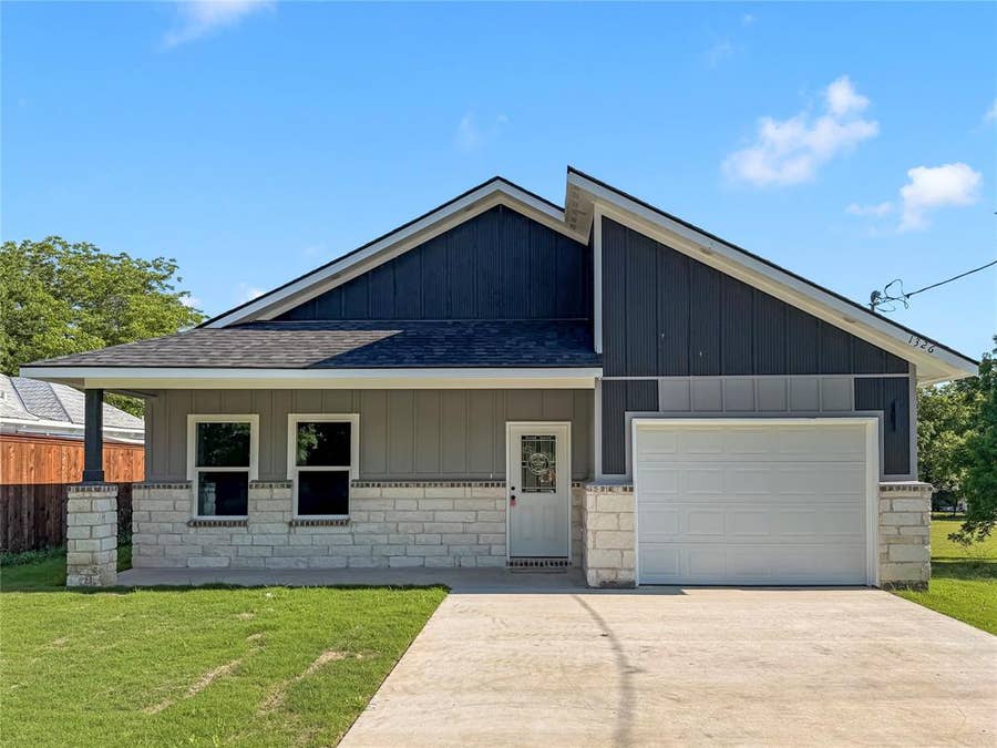 Property photo for 1326 Oneal Street, Greenville, TX