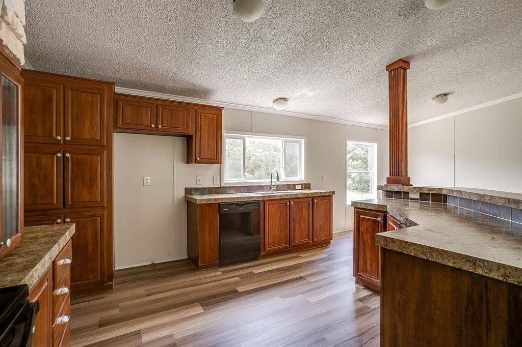 428 Brazos Mountain Drive, Weatherford, TX 76087 428 Brazos Mountain Drive, Weatherford, TX 76087
