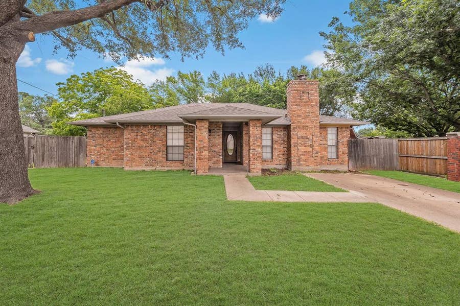 Property photo for 536 N Briery Road, Irving, TX