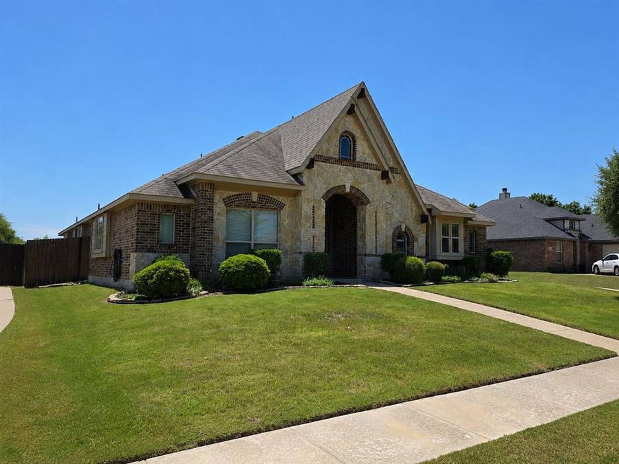 Property photo for 6602 Morning Dew Drive, Midlothian, TX