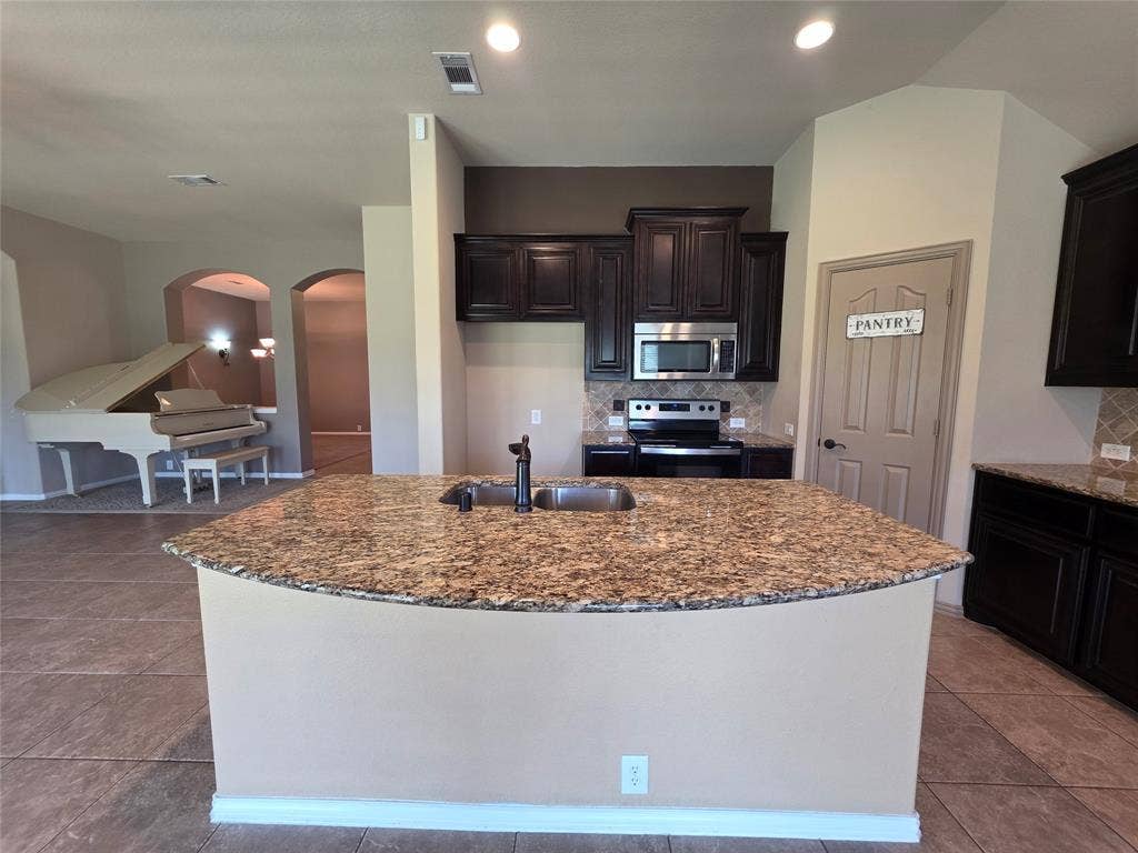 6602 Morning Dew Drive, Midlothian, TX 76065 6602 Morning Dew Drive, Midlothian, TX 76065