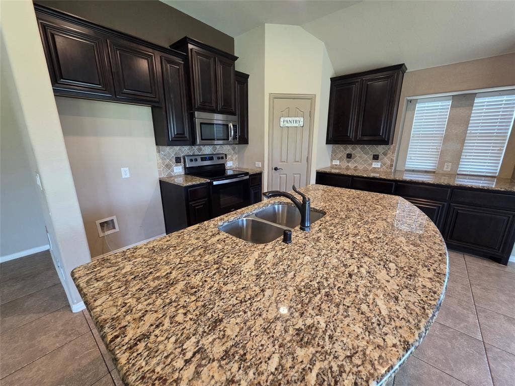 6602 Morning Dew Drive, Midlothian, TX 76065 6602 Morning Dew Drive, Midlothian, TX 76065