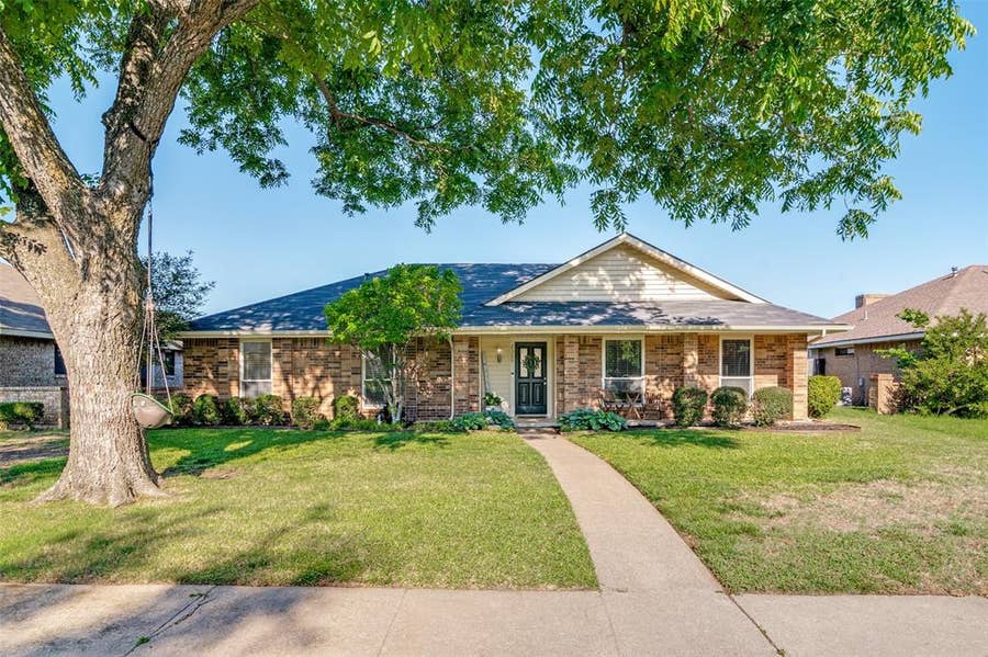 Property photo for 2309 Woodrow Way, Rowlett, TX
