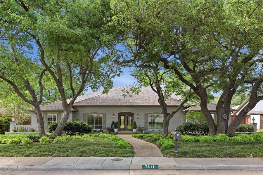 Property photo for 7811 Pencross Lane, Dallas, TX