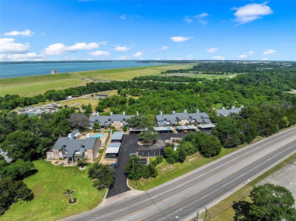 2901 Lake Shore Drive, #405, Waco, TX 76708 2901 Lake Shore Drive, #405, Waco, TX 76708