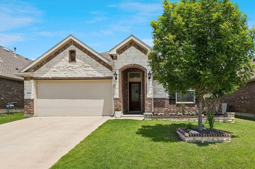 14824 Rocky Face Lane, Fort Worth, TX 76052 Welcome to 14824 Rocky Face Lane!