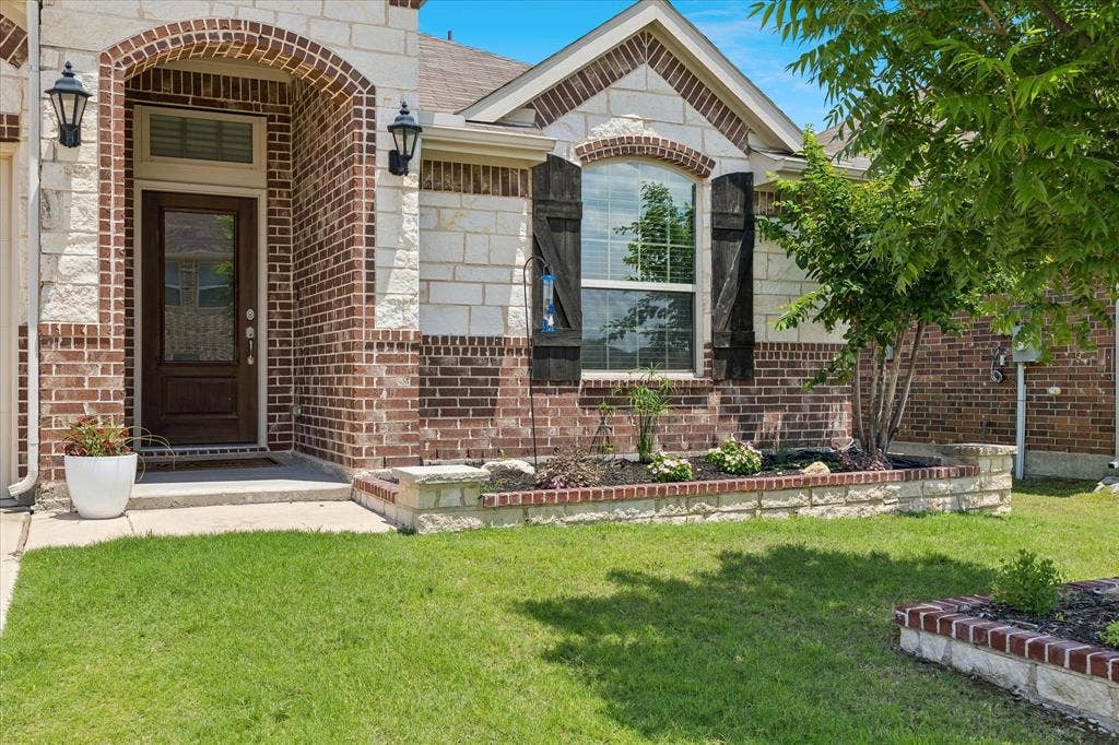 14824 Rocky Face Lane, Fort Worth, TX 76052 It feels like home when you open the door.