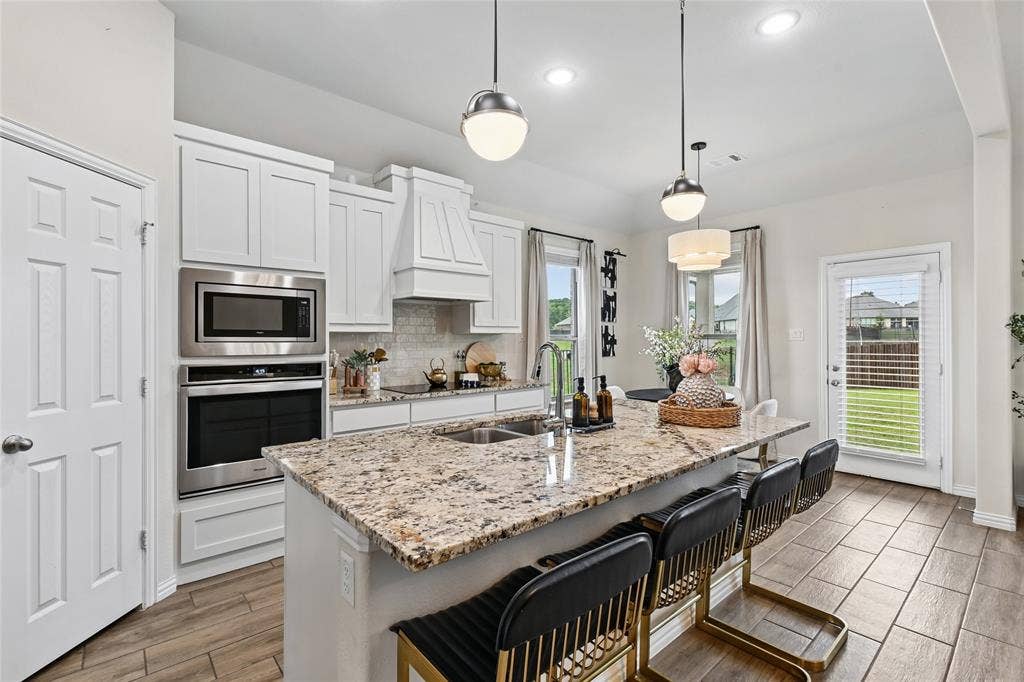 2532 Bunker Hill Drive, Burleson, TX 76028 2532 Bunker Hill Drive, Burleson, TX 76028