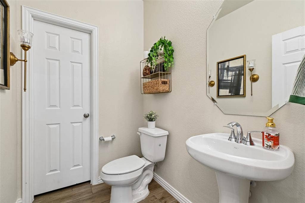 2532 Bunker Hill Drive, Burleson, TX 76028 2532 Bunker Hill Drive, Burleson, TX 76028