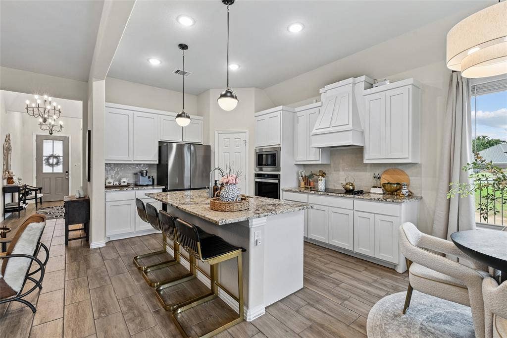 2532 Bunker Hill Drive, Burleson, TX 76028 2532 Bunker Hill Drive, Burleson, TX 76028