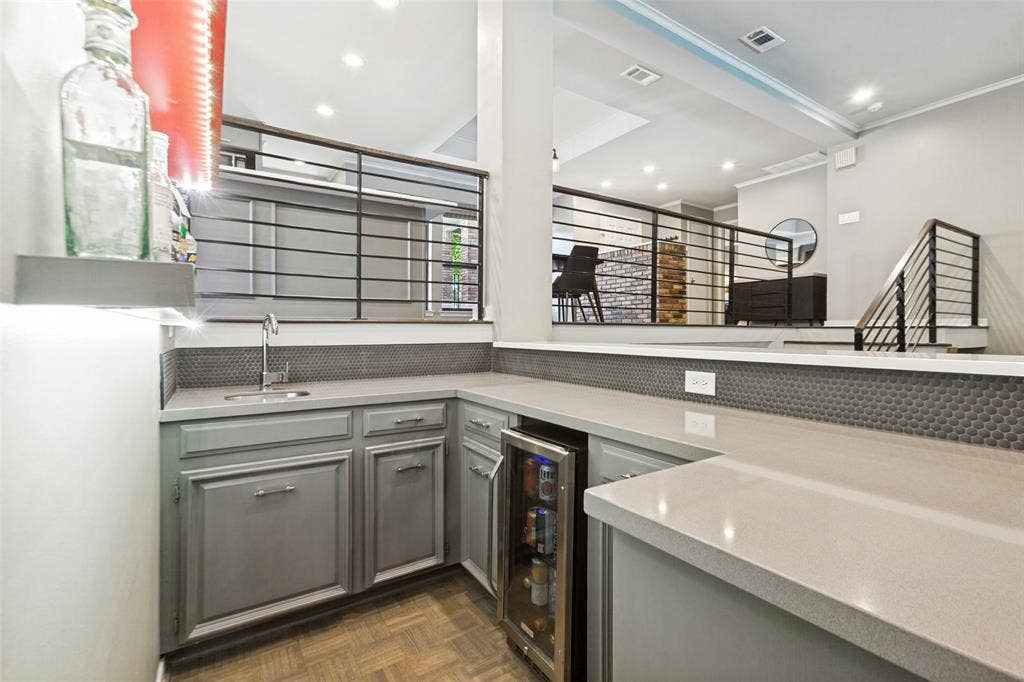14913 Oaks North Drive, Addison, TX 75254