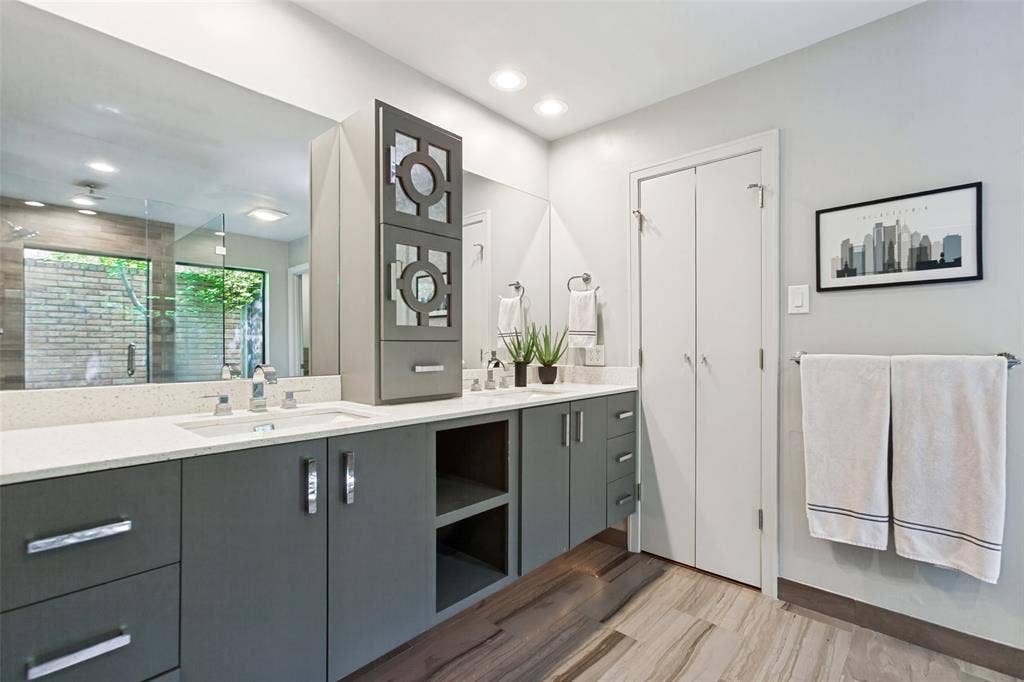 14913 Oaks North Drive, Addison, TX 75254