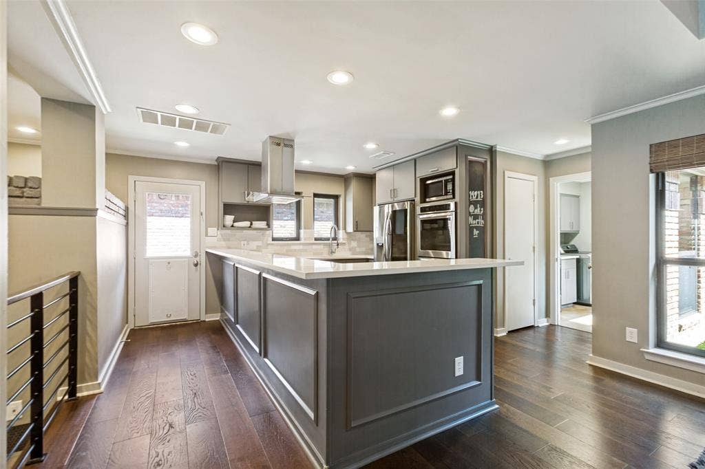 14913 Oaks North Drive, Addison, TX 75254