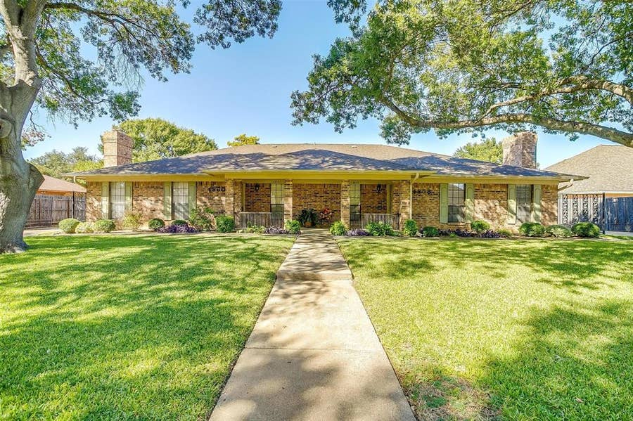 Property photo for 4860 Ledgestone Court, Fort Worth, TX