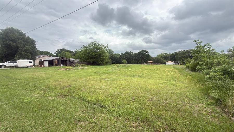 Property photo for 201 Waikiki Trail, Tool, TX