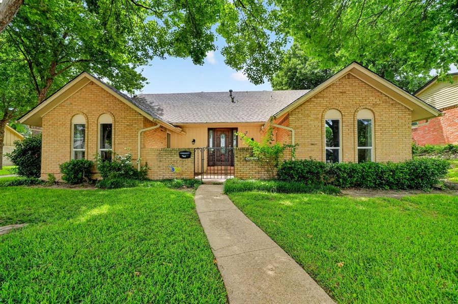 Property photo for 4037 Treeline Drive, Dallas, TX