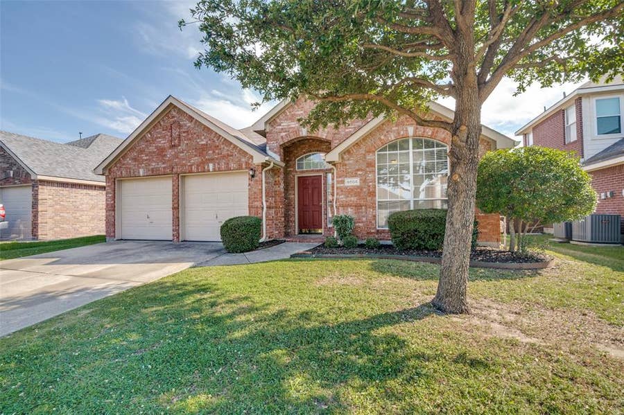 Property photo for 6504 Hillview Lane, Sachse, TX