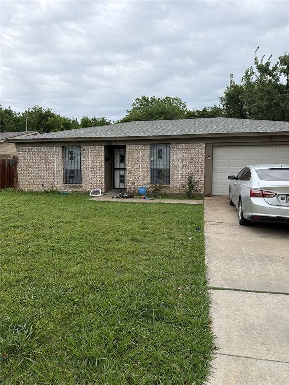 Property photo for 5617 De Cory Road, Fort Worth, TX