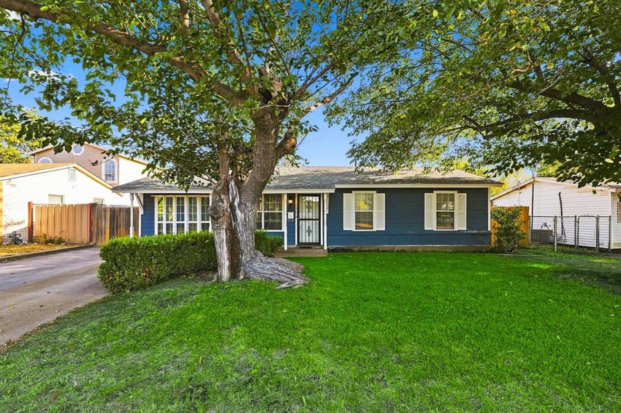 Property photo for 1309 De Ridder Avenue, Fort Worth, TX