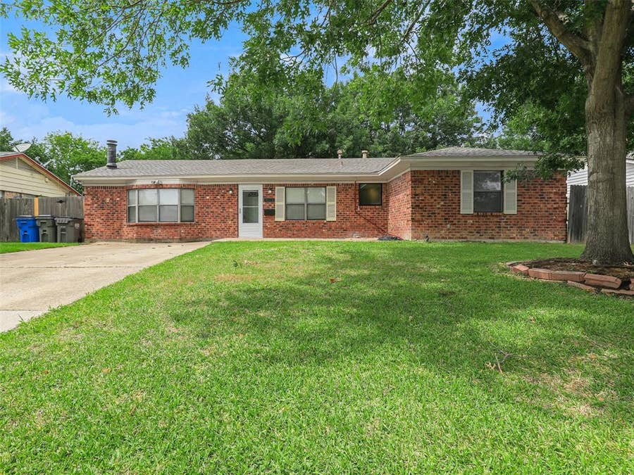 Property photo for 14025 Janwood Lane, Farmers Branch, TX