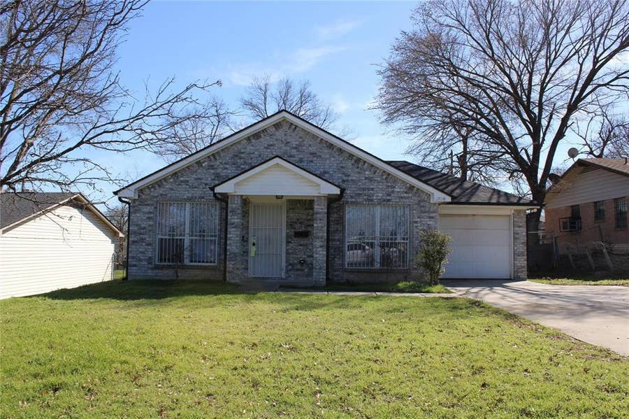 Property photo for 1706 Caravan Trail, Dallas, TX