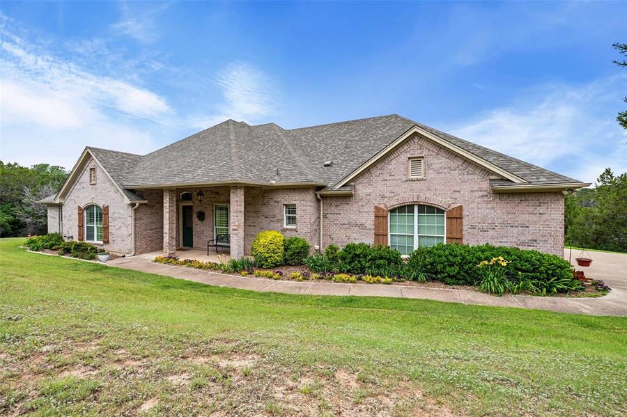 Property photo for 2809 Wind Point Court, Tolar, TX