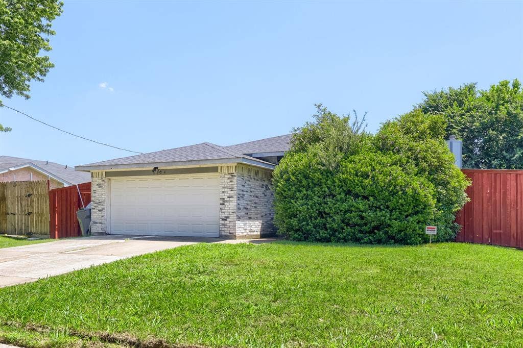 9324 Teagarden Road, Dallas, TX 75217 9324 Teagarden Road, Dallas, TX 75217