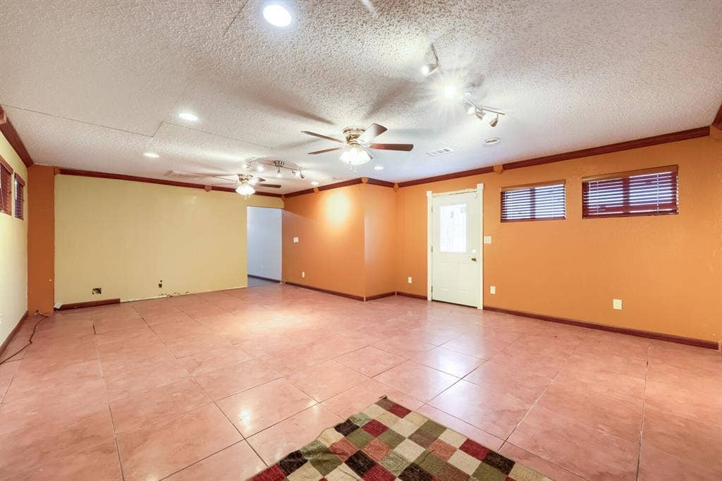 9324 Teagarden Road, Dallas, TX 75217 9324 Teagarden Road, Dallas, TX 75217