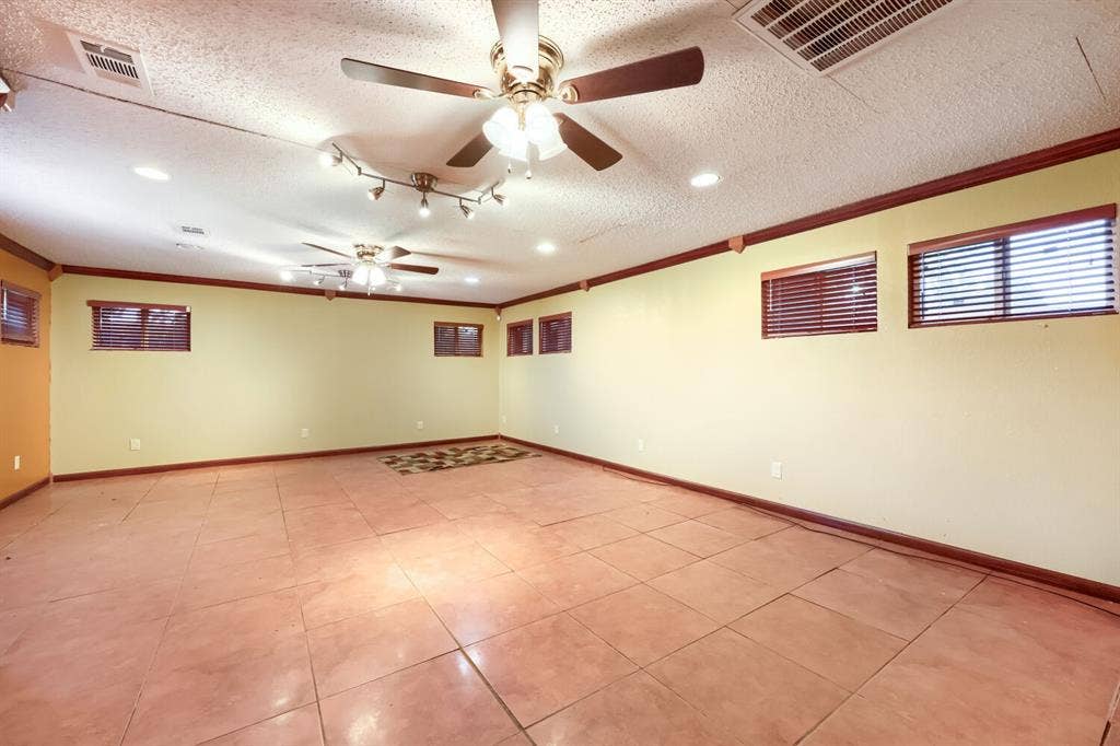 9324 Teagarden Road, Dallas, TX 75217 9324 Teagarden Road, Dallas, TX 75217