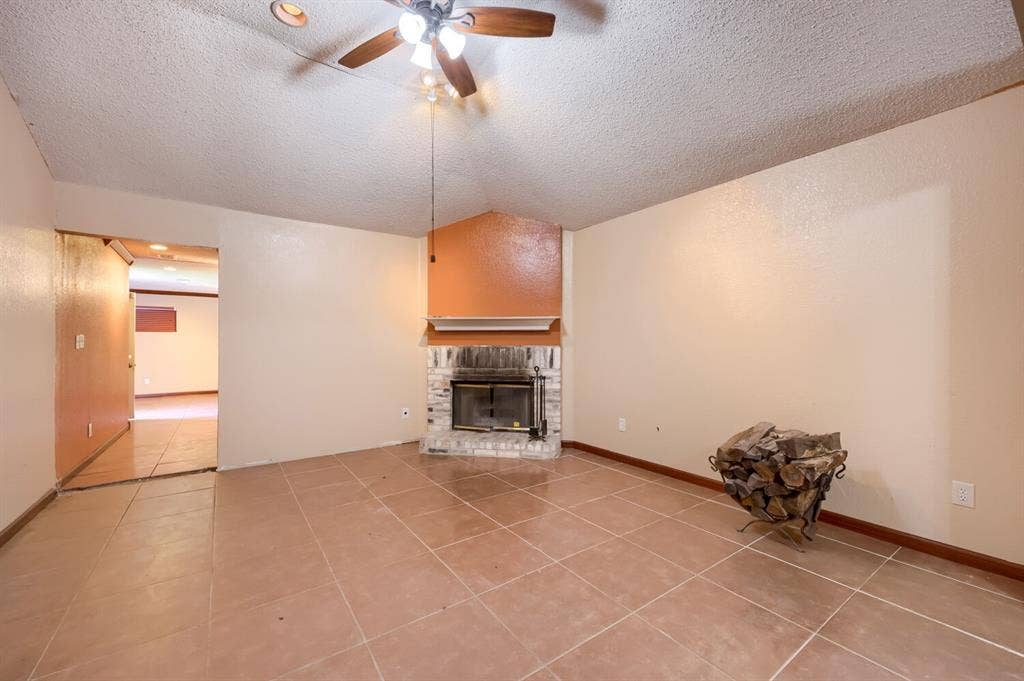 9324 Teagarden Road, Dallas, TX 75217 9324 Teagarden Road, Dallas, TX 75217