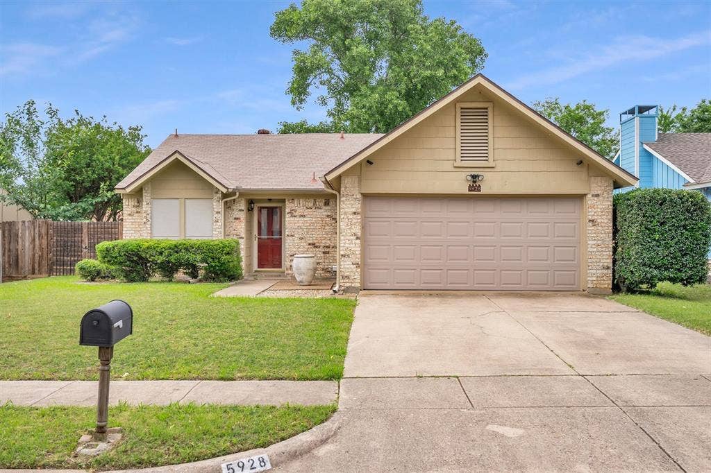 5928 Chisholm Trail, Haltom City, TX 76148 5928 Chisholm Trail, Haltom City, TX 76148