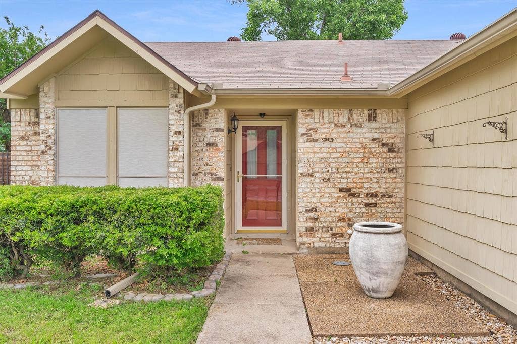 5928 Chisholm Trail, Haltom City, TX 76148 5928 Chisholm Trail, Haltom City, TX 76148