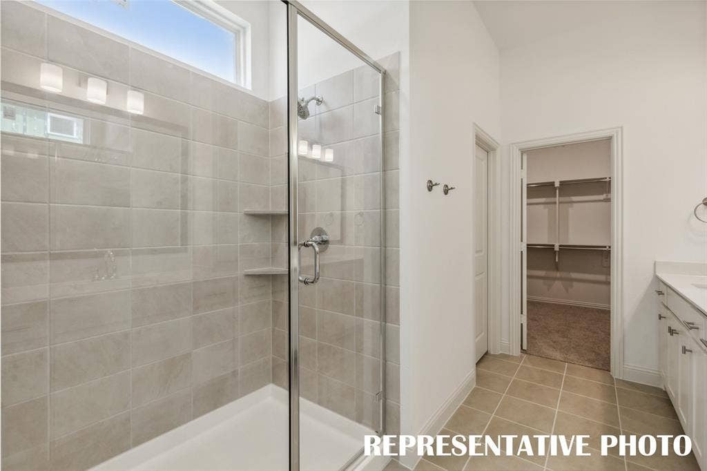 1026 Splitrock Drive, Allen, TX 75013 You will never want to leave this wonderful, oversized walk in shower. REPRESENTATIVE PHOTO