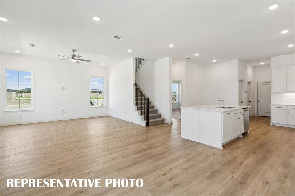 1026 Splitrock Drive, Allen, TX 75013 You'll love this open concept floor plan that was designed for entertaining! REPRESENTATIVE PHOTO