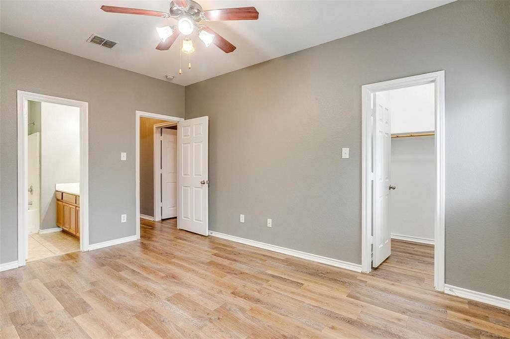 812 Walnut Street, Burleson, TX 76028 812 Walnut Street, Burleson, TX 76028