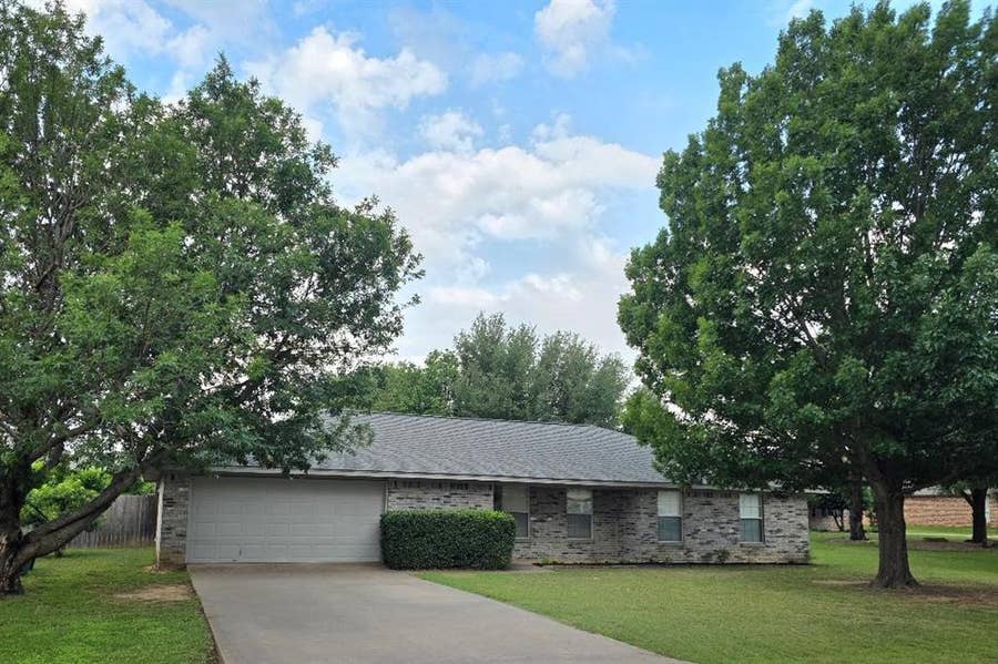 Property photo for 5324 Mission Circle, Granbury, TX