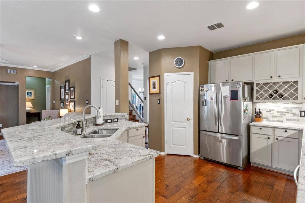 large open concept kitchen