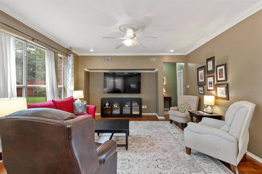 Living room has very large opening for large TX