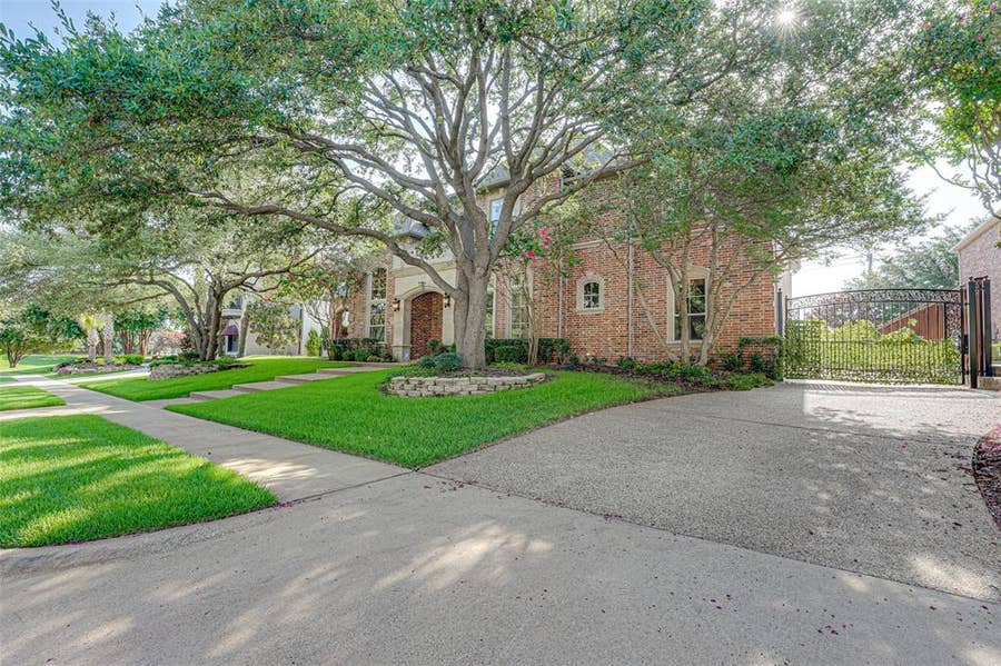Property photo for 5004 Castle Creek Court, Plano, TX